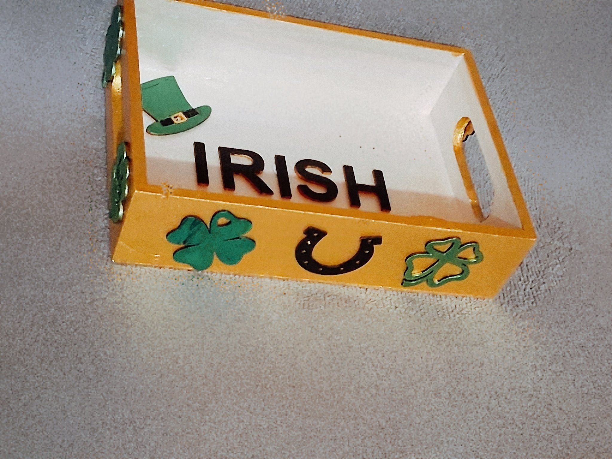 Irish clover tray small - Zo - Cals signs&nacks